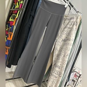 ARITZIA TNACTION FLARE PANTS